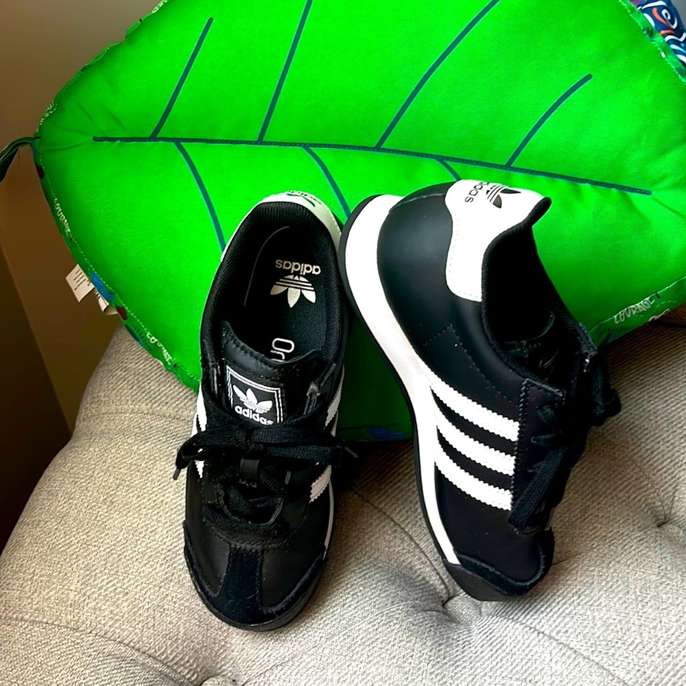 🌸Kids Adidas “Samoa”🌸